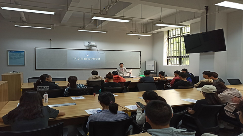 重庆大学-辛辛那提大学联合学院为实习学生举行实习安全教育讲座