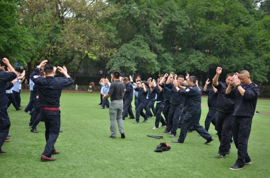 重庆大学保卫处开展反恐防暴实战培训