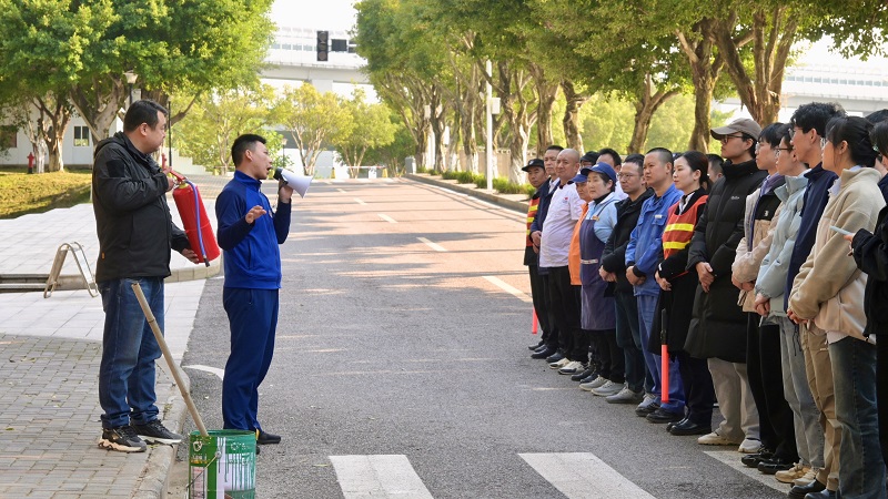 “防患未‘燃’ 安全先行”——卓越工程师学院组织开展2025年秋冬季消防应急演练