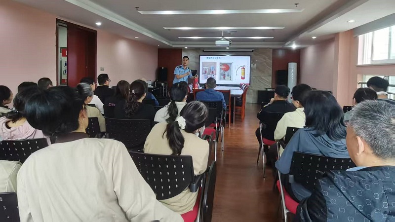 聚焦医疗场景 筑牢安全防线——校医院组织开展消防安全专项理论培训